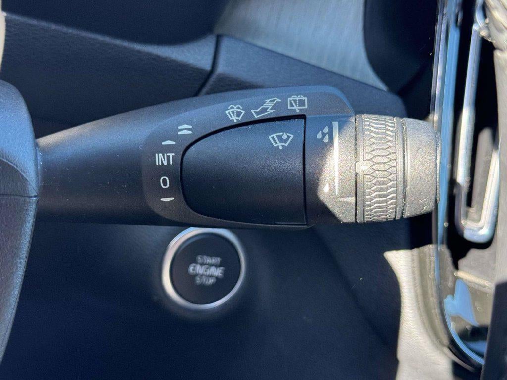 2024 Volvo XC40 B5 Plus Bright Theme