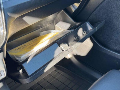 2024 Volvo XC40 B5 Plus Bright Theme