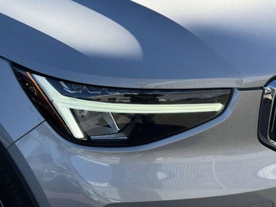 2024 Volvo XC40 B5 Plus Bright Theme