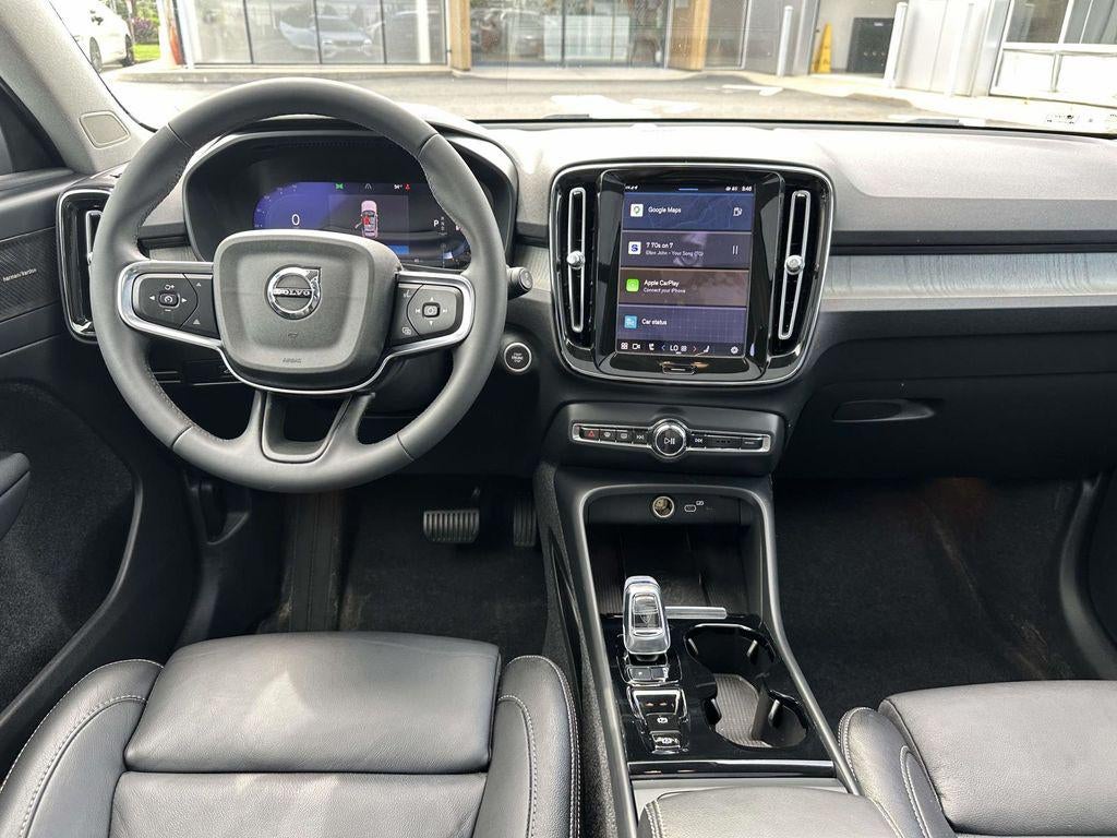 2024 Volvo XC40 B5 Plus Bright Theme