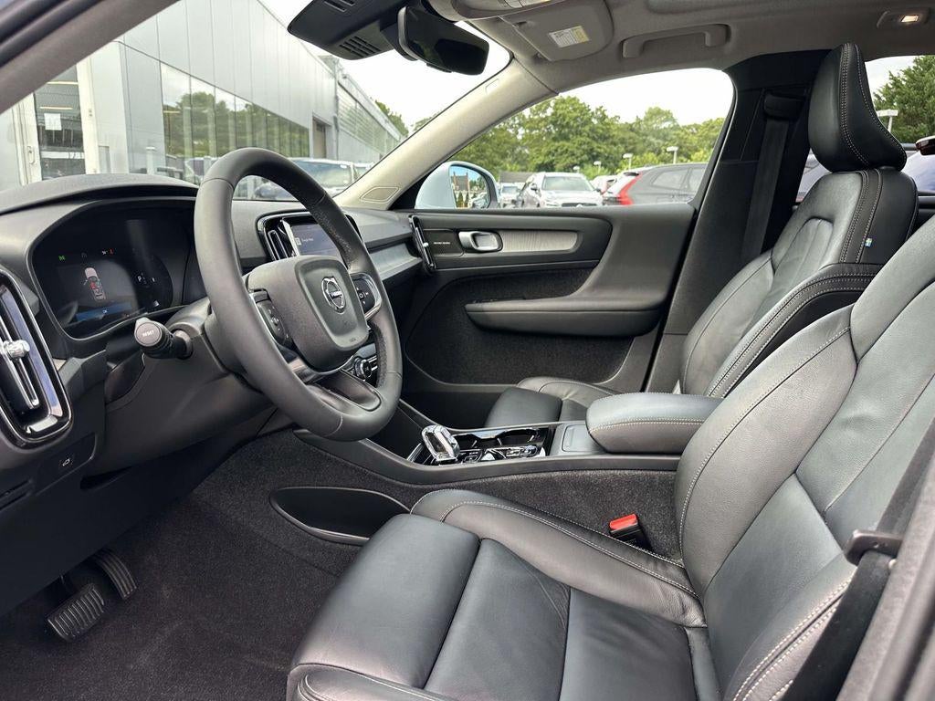 2024 Volvo XC40 B5 Plus Bright Theme