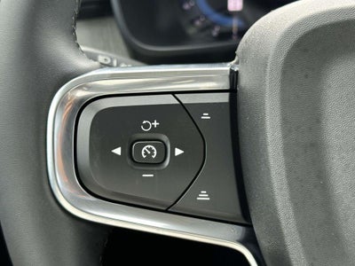 2024 Volvo XC40 B5 Plus Bright Theme