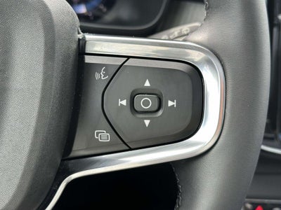 2024 Volvo XC40 B5 Plus Bright Theme
