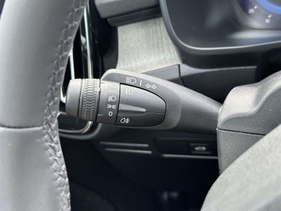 2024 Volvo XC40 B5 Plus Bright Theme