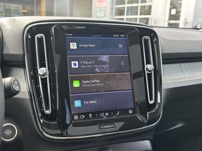 2024 Volvo XC40 B5 Plus Bright Theme