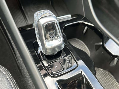 2024 Volvo XC40 B5 Plus Bright Theme