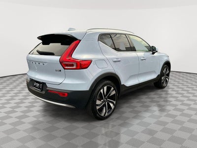 2024 Volvo XC40 B5 Plus Bright Theme