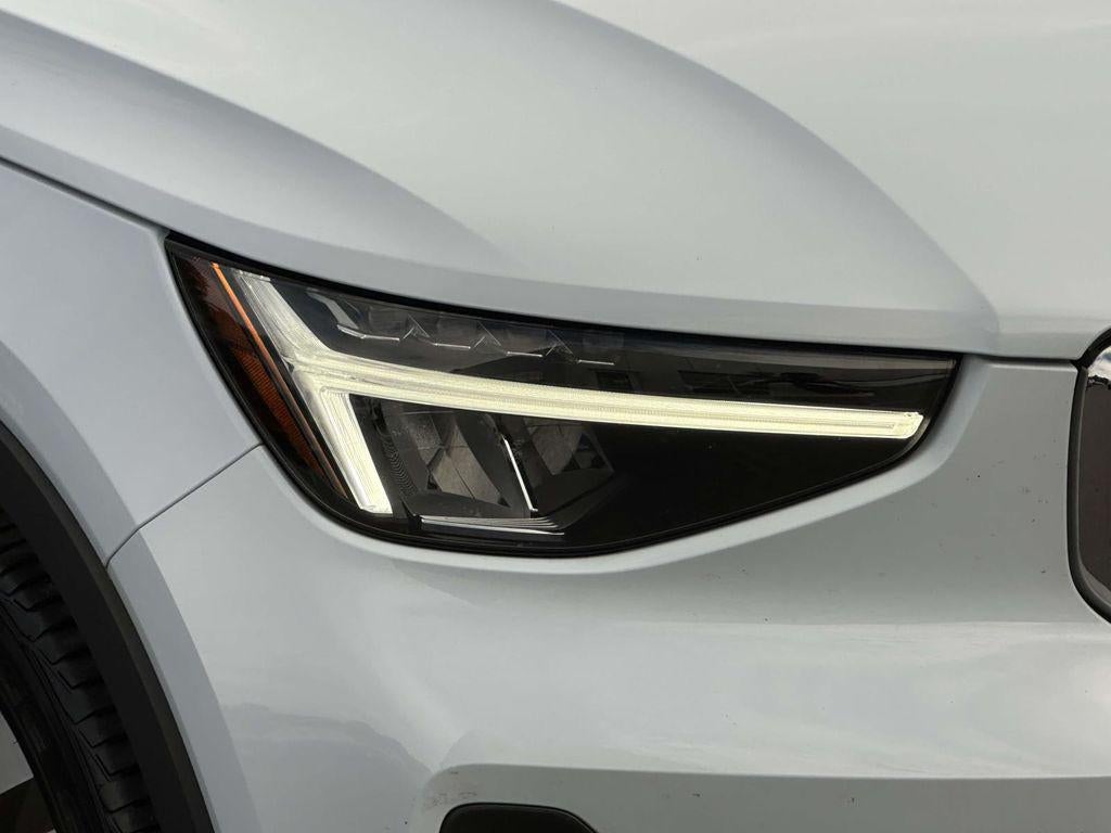 2024 Volvo XC40 B5 Plus Bright Theme
