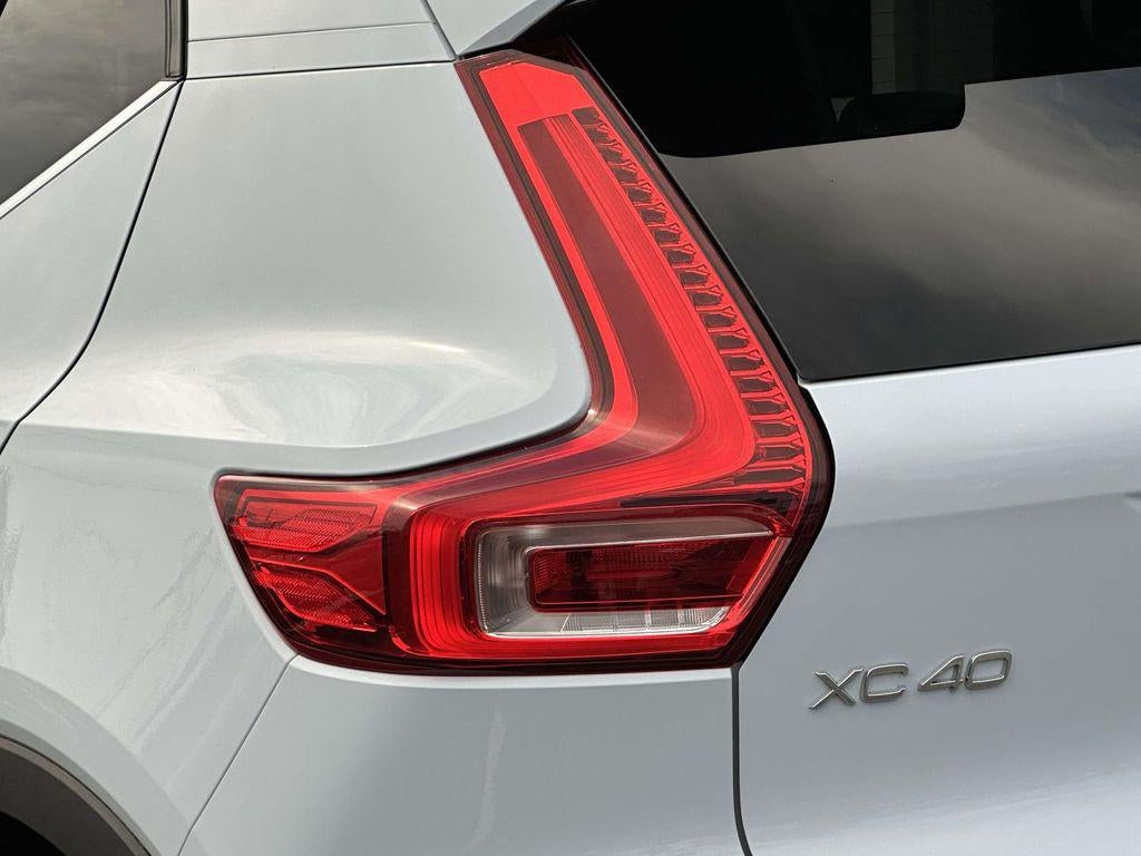 2024 Volvo XC40 B5 Plus Bright Theme