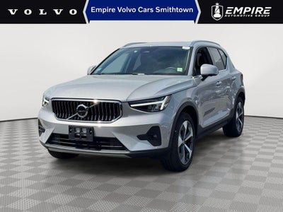 2025 Volvo XC40 B5 Plus Bright Theme