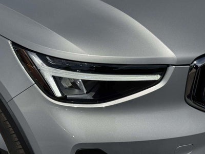 2025 Volvo XC40 B5 Plus Bright Theme