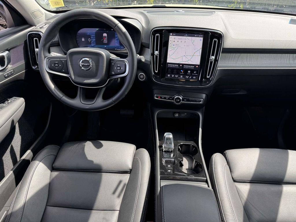 2025 Volvo XC40 B5 Plus Bright Theme