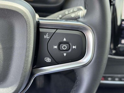 2025 Volvo XC40 B5 Plus Bright Theme