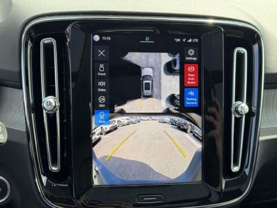 2025 Volvo XC40 B5 Plus Bright Theme