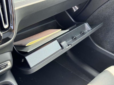 2025 Volvo XC40 B5 Plus Bright Theme