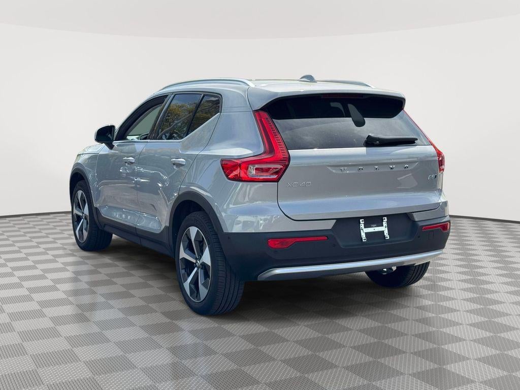 2025 Volvo XC40 B5 Plus Bright Theme