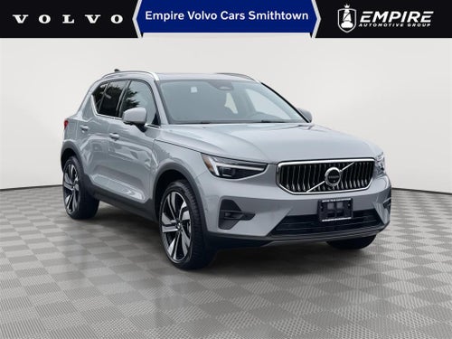 2025 Volvo XC40 B5 Ultra Bright Theme