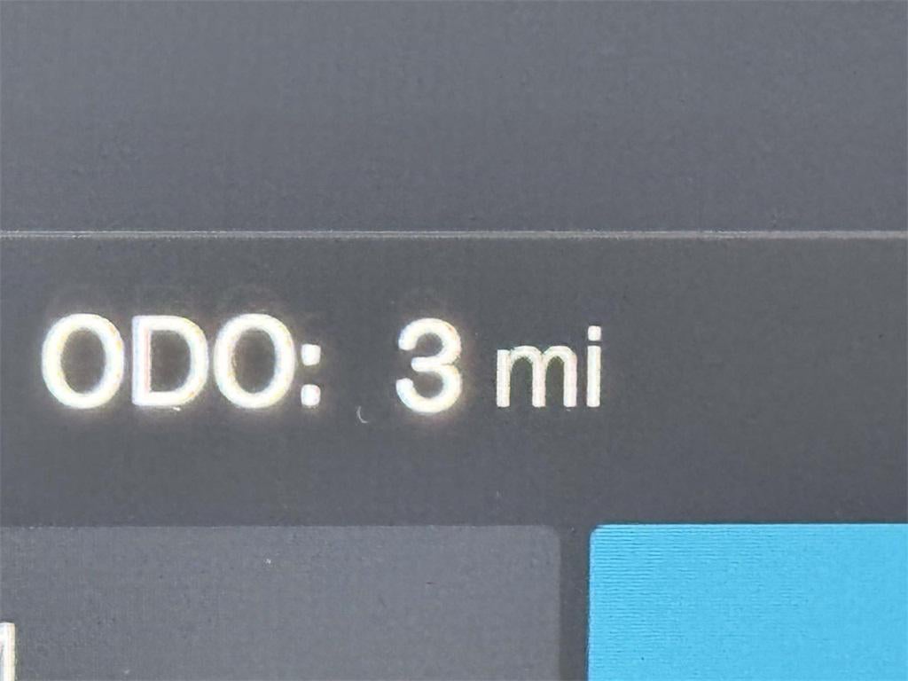 2025 Volvo XC40 B5 Ultra Bright Theme