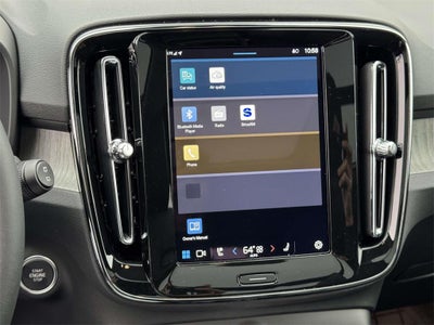 2025 Volvo XC40 B5 Ultra Bright Theme