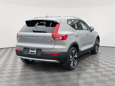 2025 Volvo XC40 B5 Ultra Bright Theme