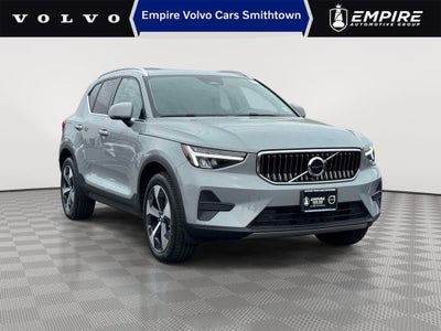 2025 Volvo XC40 B5 Core Bright Theme