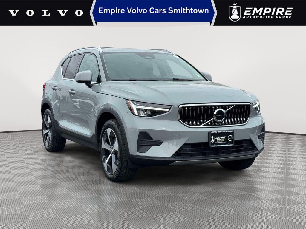 2025 Volvo XC40 B5 Core Bright Theme