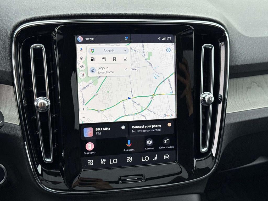 2025 Volvo XC40 B5 Core Bright Theme