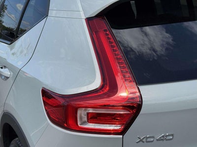 2026 Volvo XC40 Core, B5 AWD Gas (mild hybrid), Dark