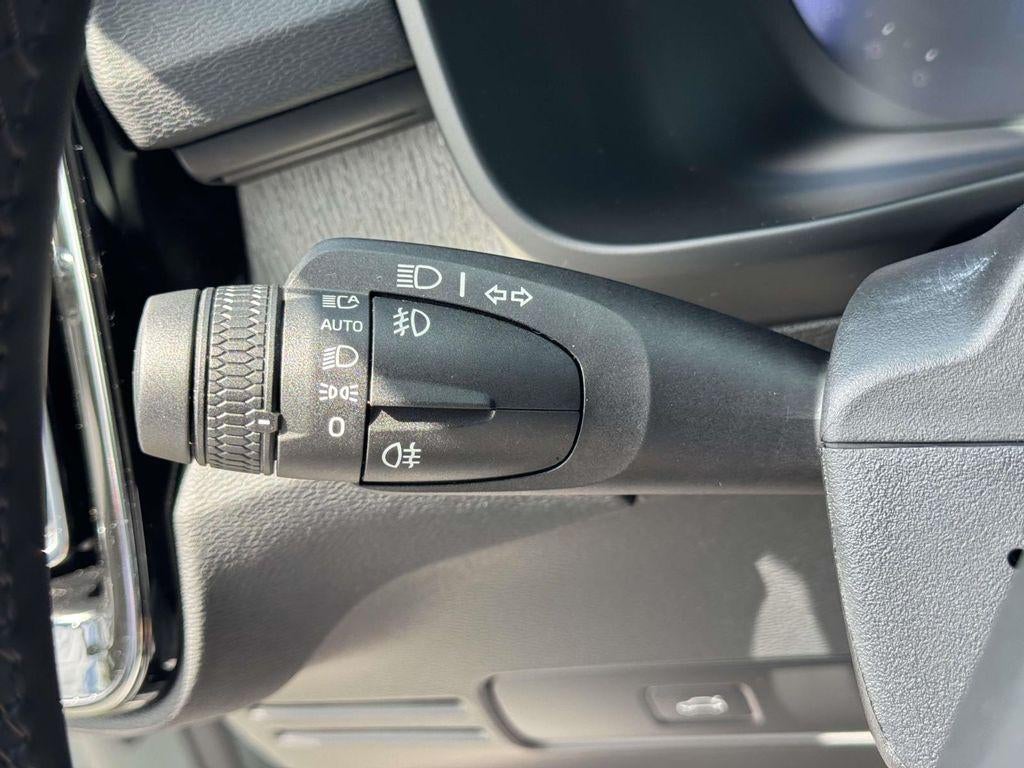 2026 Volvo XC40 Core, B5 AWD Gas (mild hybrid), Dark