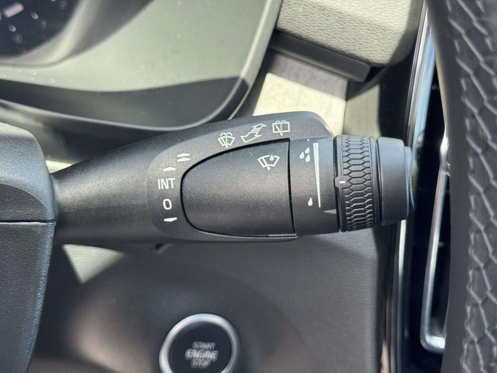 2026 Volvo XC40 Core, B5 AWD Gas (mild hybrid), Dark