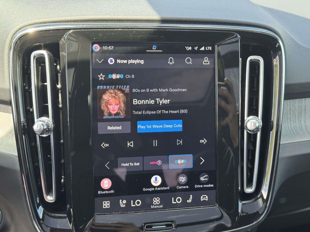 2026 Volvo XC40 Core, B5 AWD Gas (mild hybrid), Dark