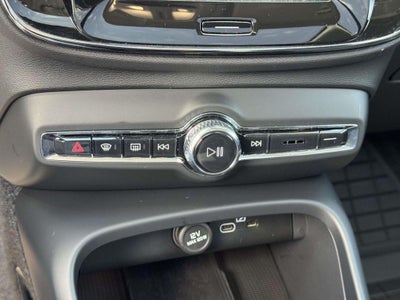 2026 Volvo XC40 Core, B5 AWD Gas (mild hybrid), Dark