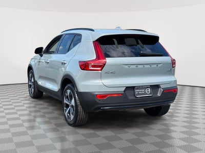 2026 Volvo XC40 Core, B5 AWD Gas (mild hybrid), Dark