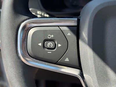 2024 Volvo XC40 B5 Core Dark Theme