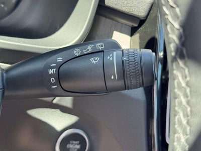2024 Volvo XC40 B5 Core Dark Theme