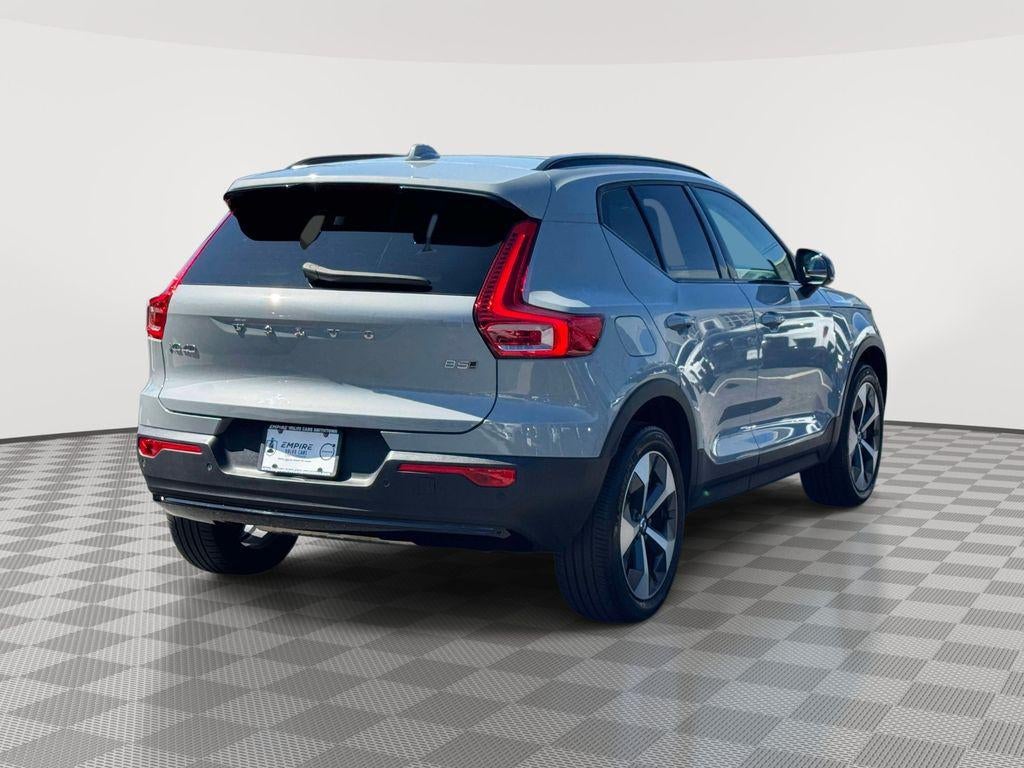 2024 Volvo XC40 B5 Core Dark Theme