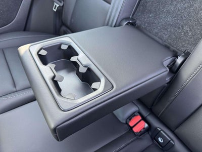 2026 Volvo XC40 Core, B5 AWD Gas (mild hybrid), Dark