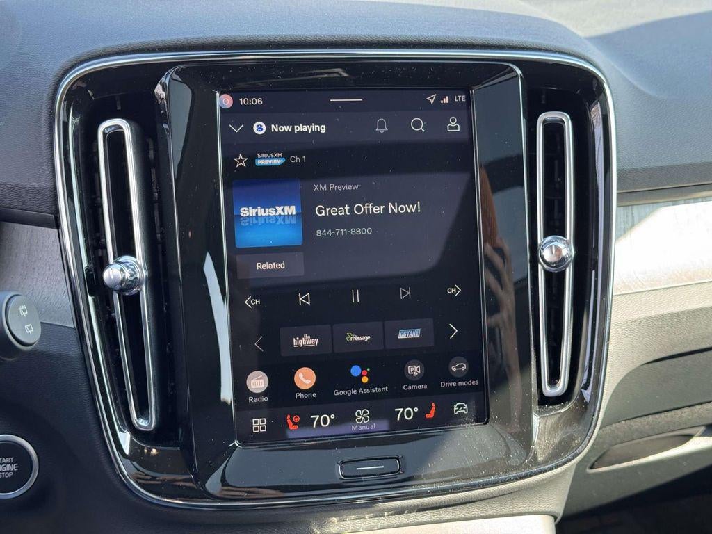 2026 Volvo XC40 Core, B5 AWD Gas (mild hybrid), Dark