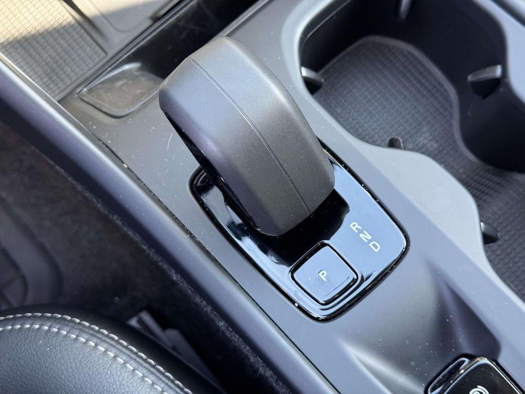 2026 Volvo XC40 Core, B5 AWD Gas (mild hybrid), Dark