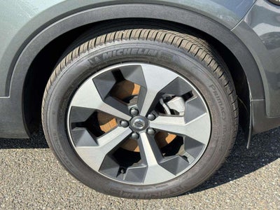 2026 Volvo XC40 Core, B5 AWD Gas (mild hybrid), Dark