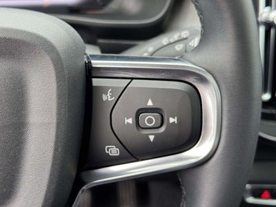 2023 Volvo XC40 B5 Plus Dark Theme