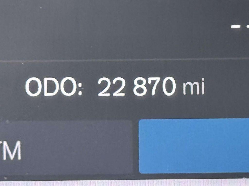 2023 Volvo XC40 B5 Plus Dark Theme