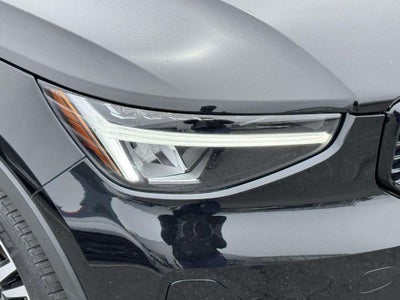 2023 Volvo XC40 B5 Plus Dark Theme