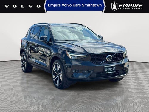 2024 Volvo XC40 B5 Plus Dark Theme
