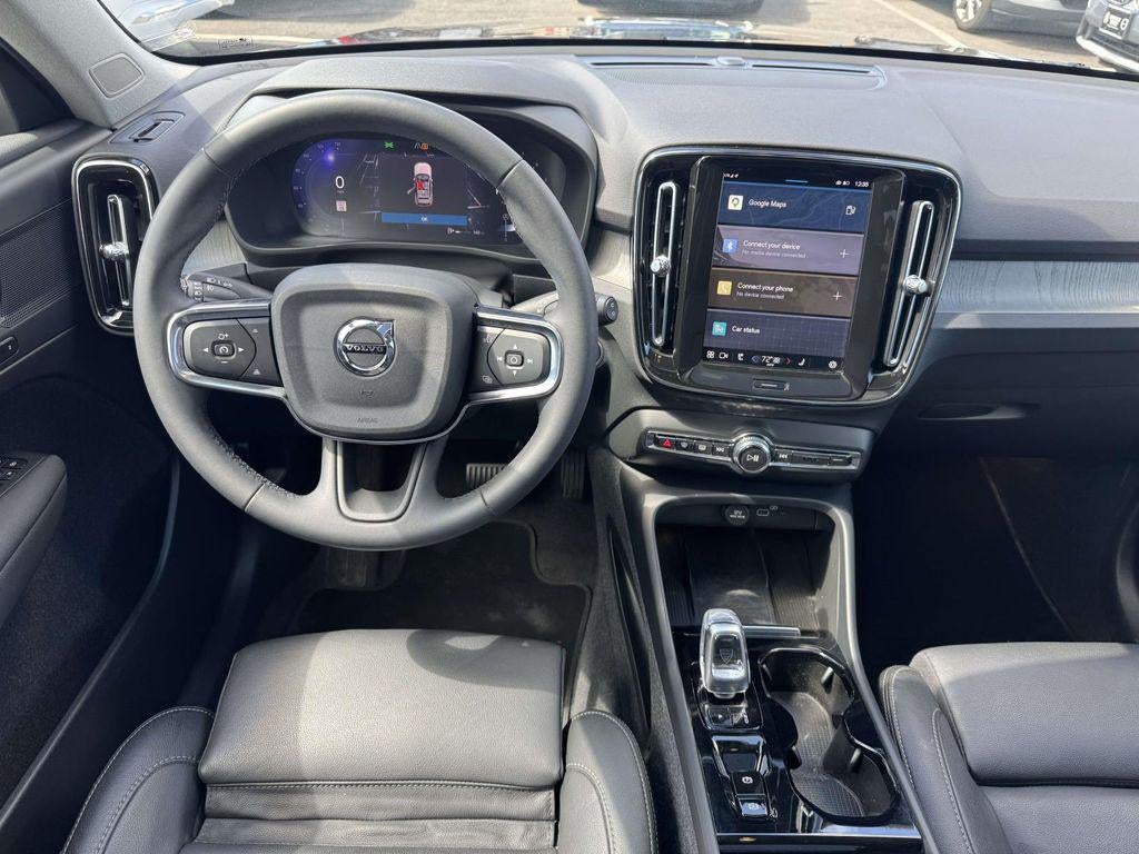 2024 Volvo XC40 B5 Plus Dark Theme