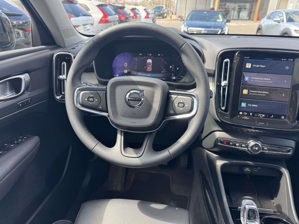 2024 Volvo XC40 B5 Plus Dark Theme
