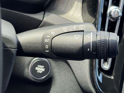 2024 Volvo XC40 B5 Plus Dark Theme