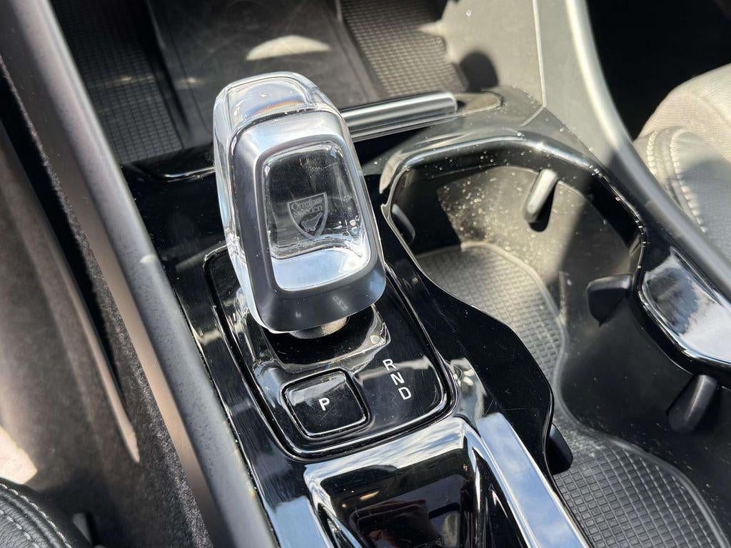 2024 Volvo XC40 B5 Plus Dark Theme