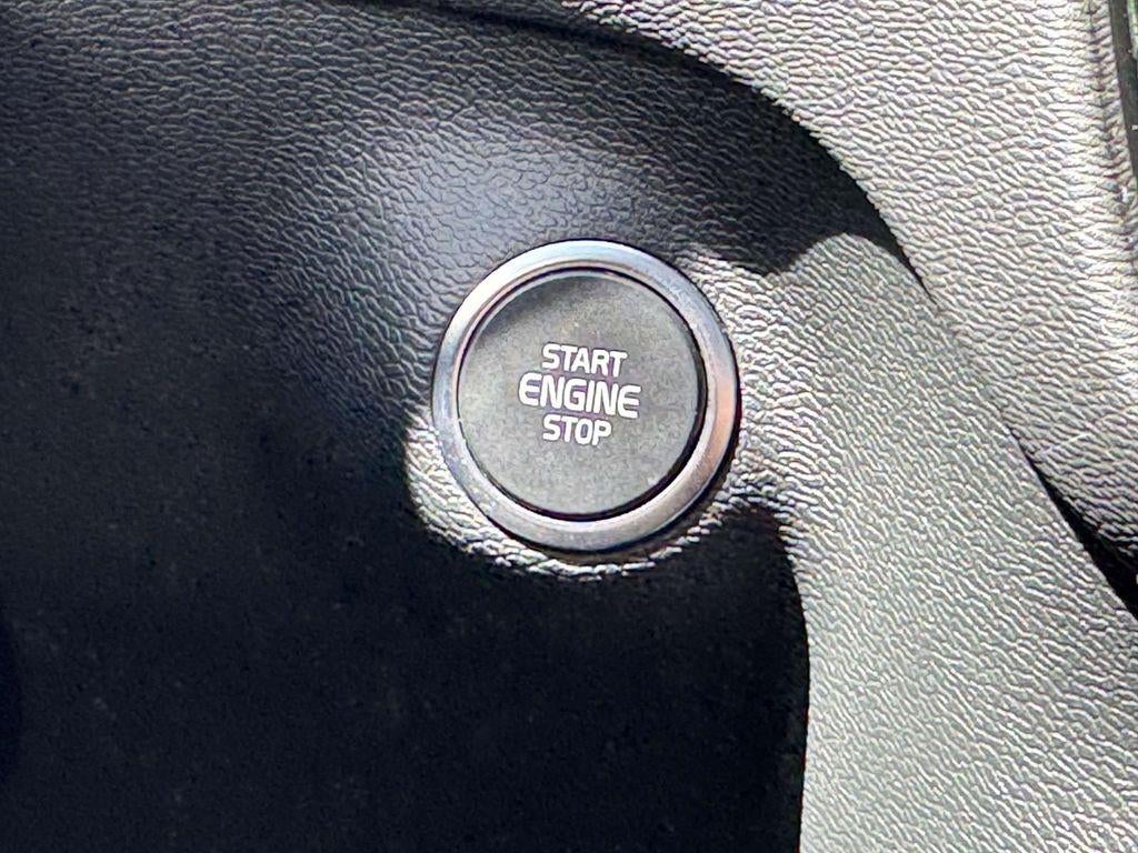 2024 Volvo XC40 B5 Plus Dark Theme