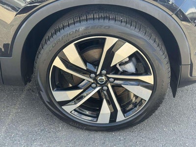 2024 Volvo XC40 B5 Plus Dark Theme